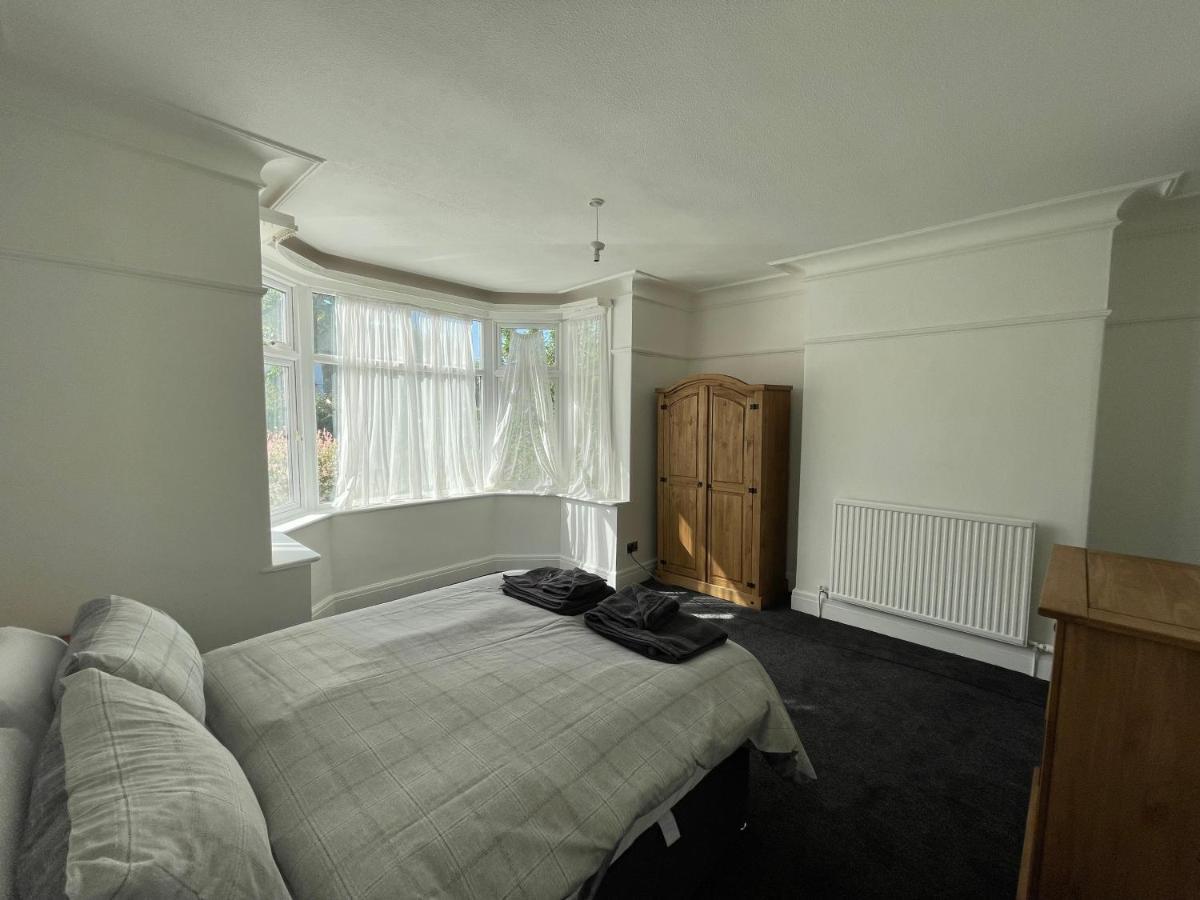 3 Bedroom Garden Next To Craig-y-don Park * Llandudno
