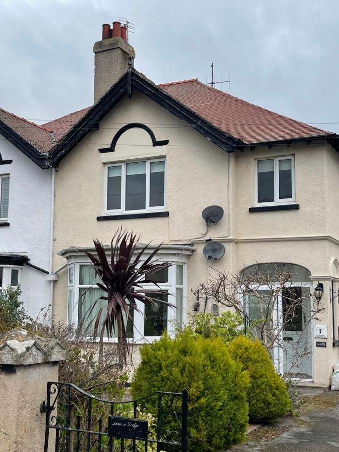 3 Bedroom Garden Next To Craig-y-don Park